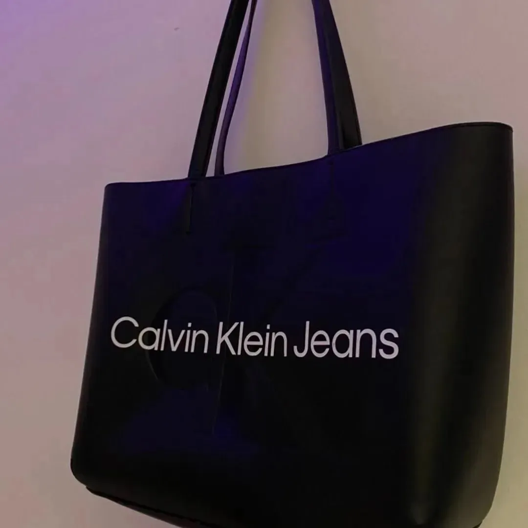 Calvin klein laukku