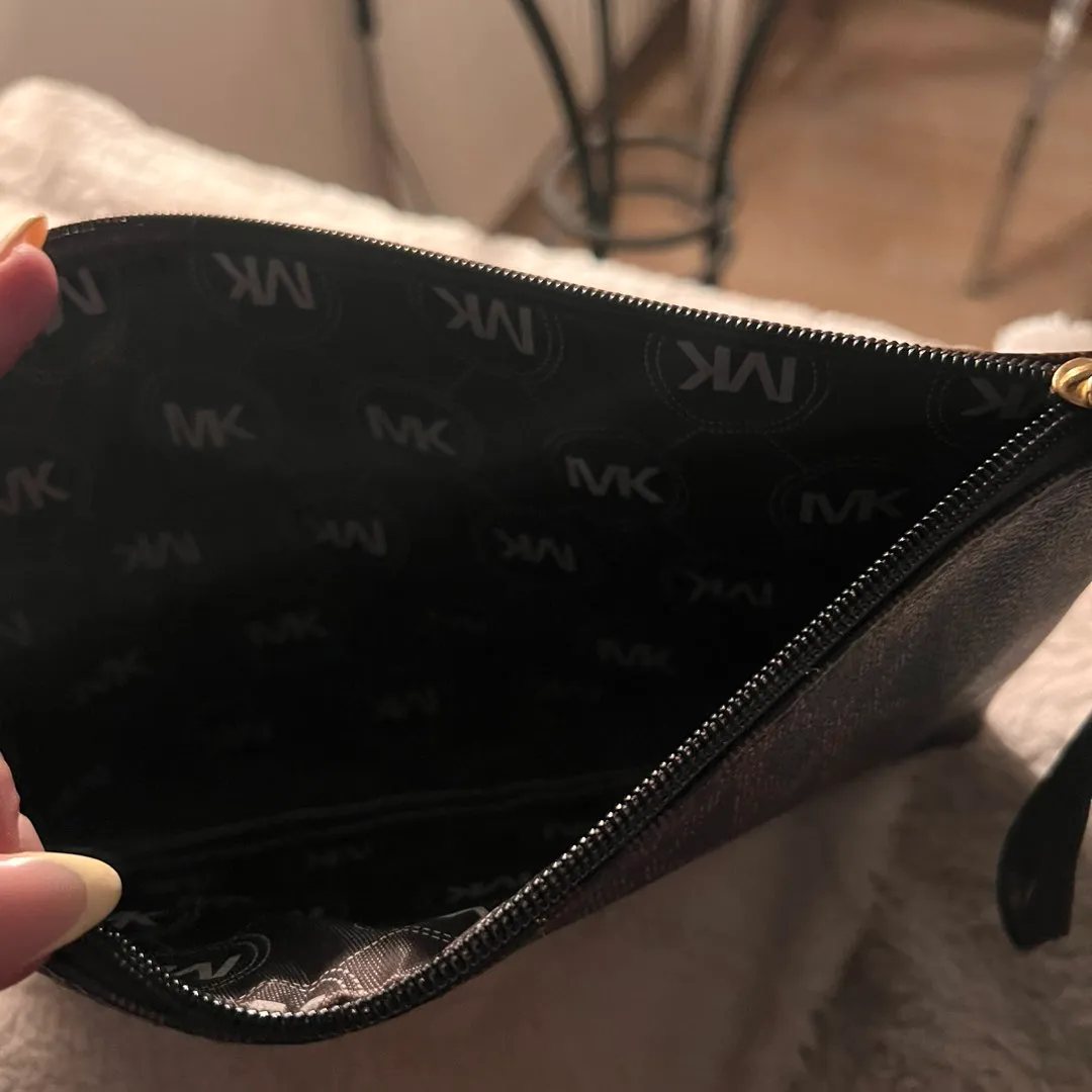 mk wristlet