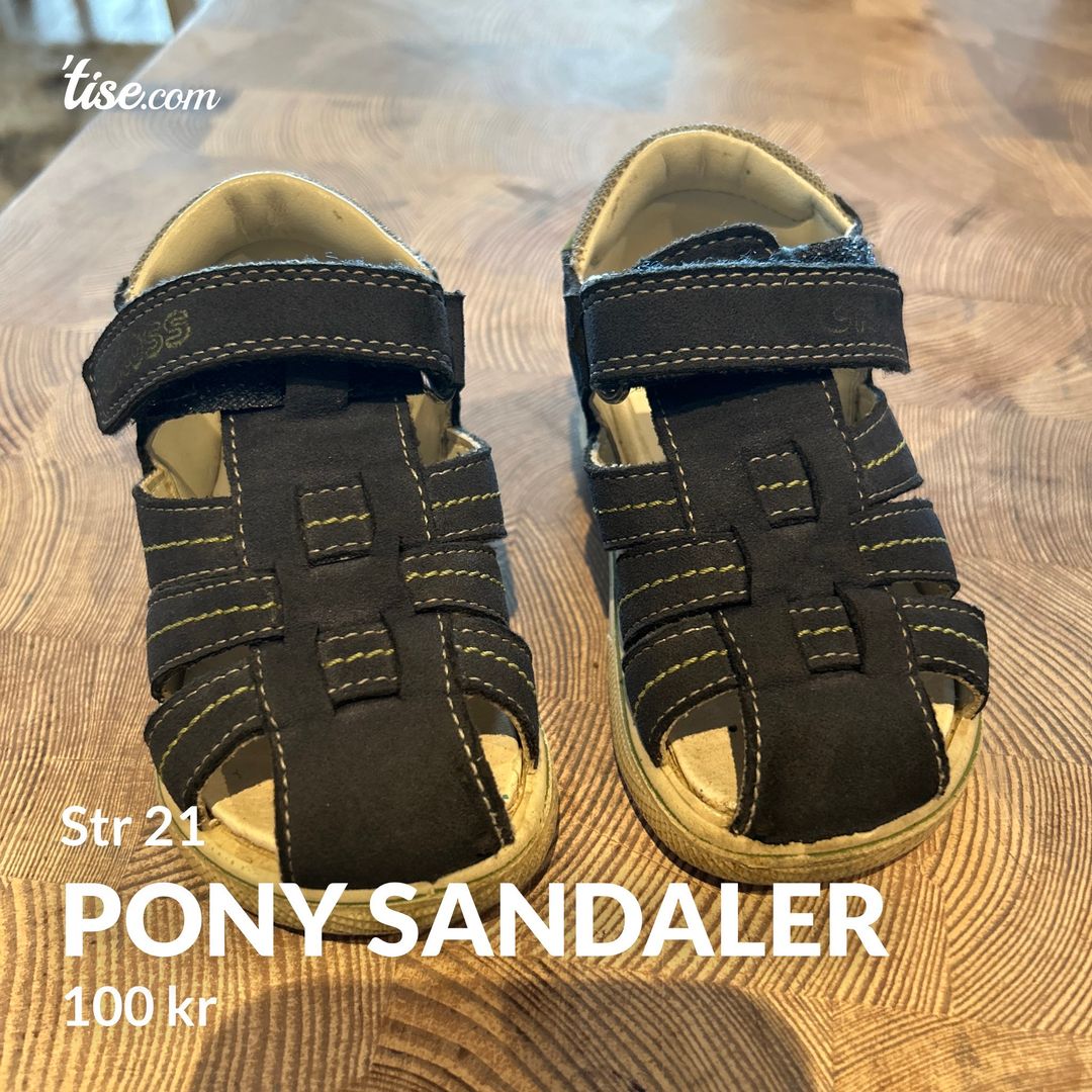 Pony sandaler