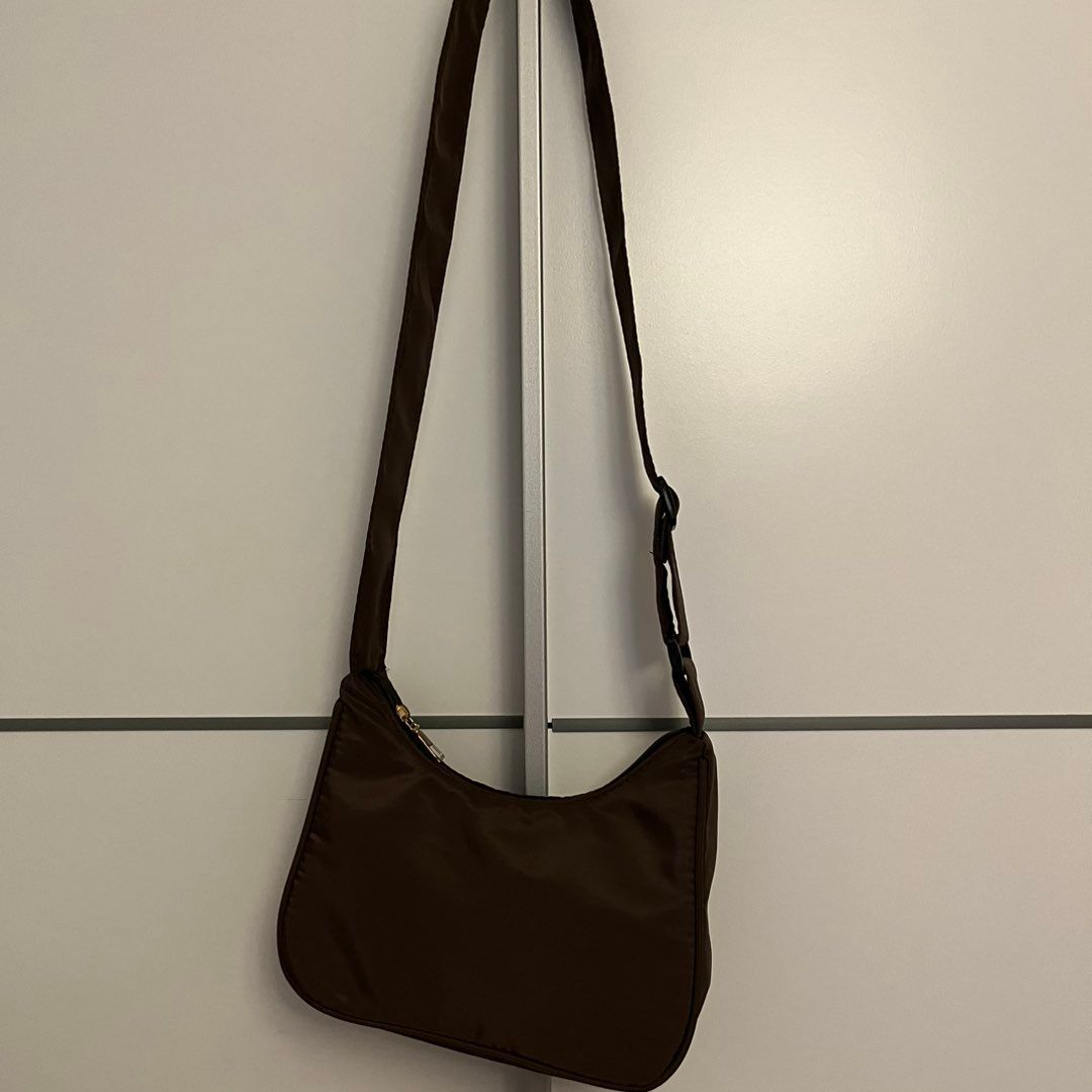 Crossbody taske