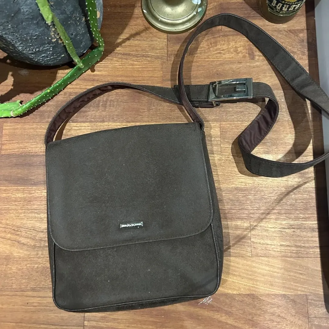 Crossbody taske