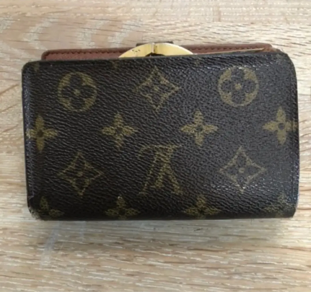 Louis Vuitton Pung