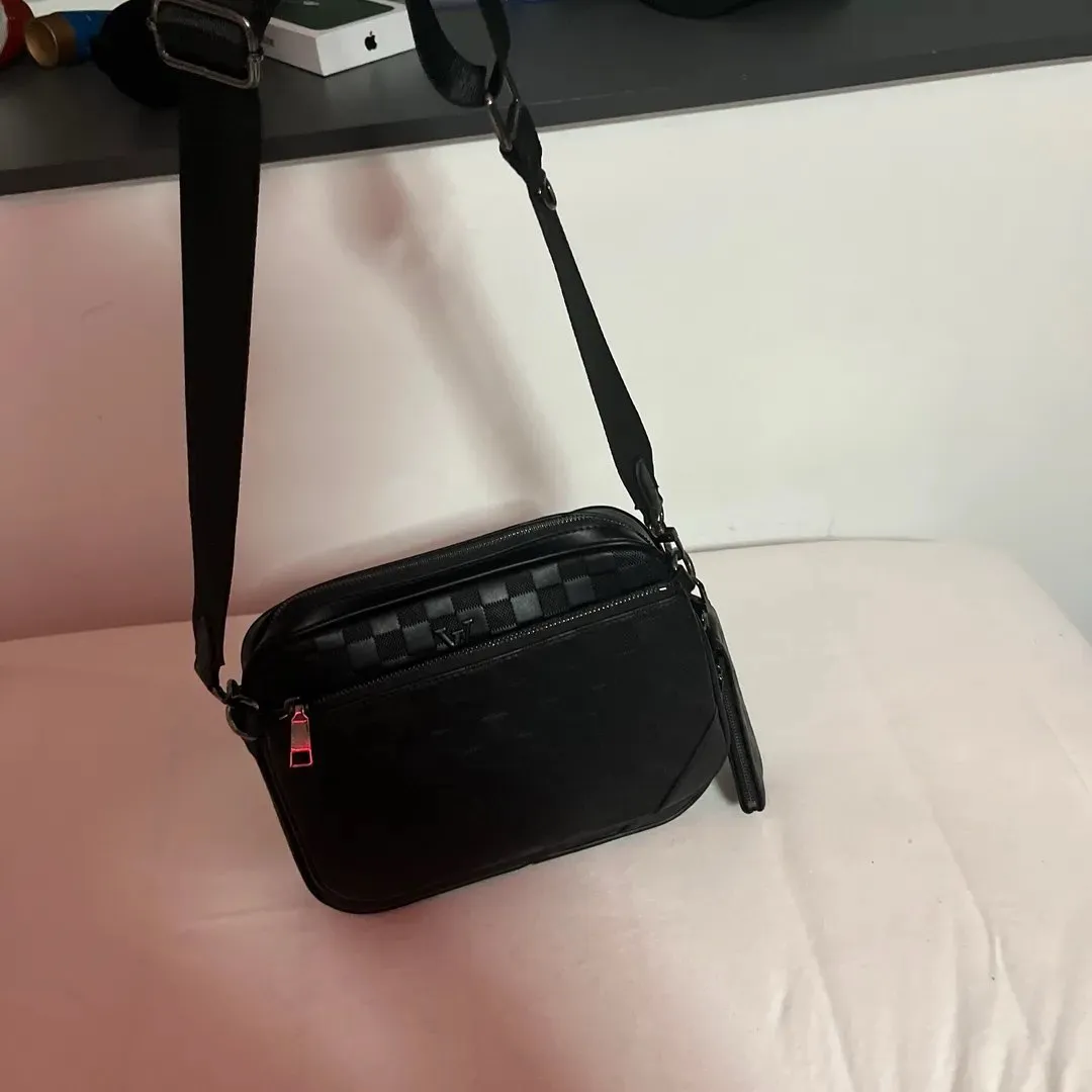 Lv trio bag