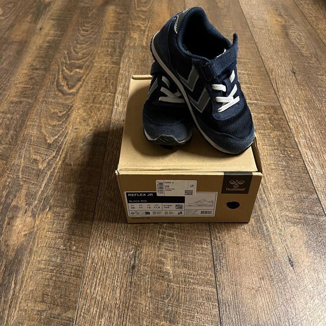 Hummel sneakers 28