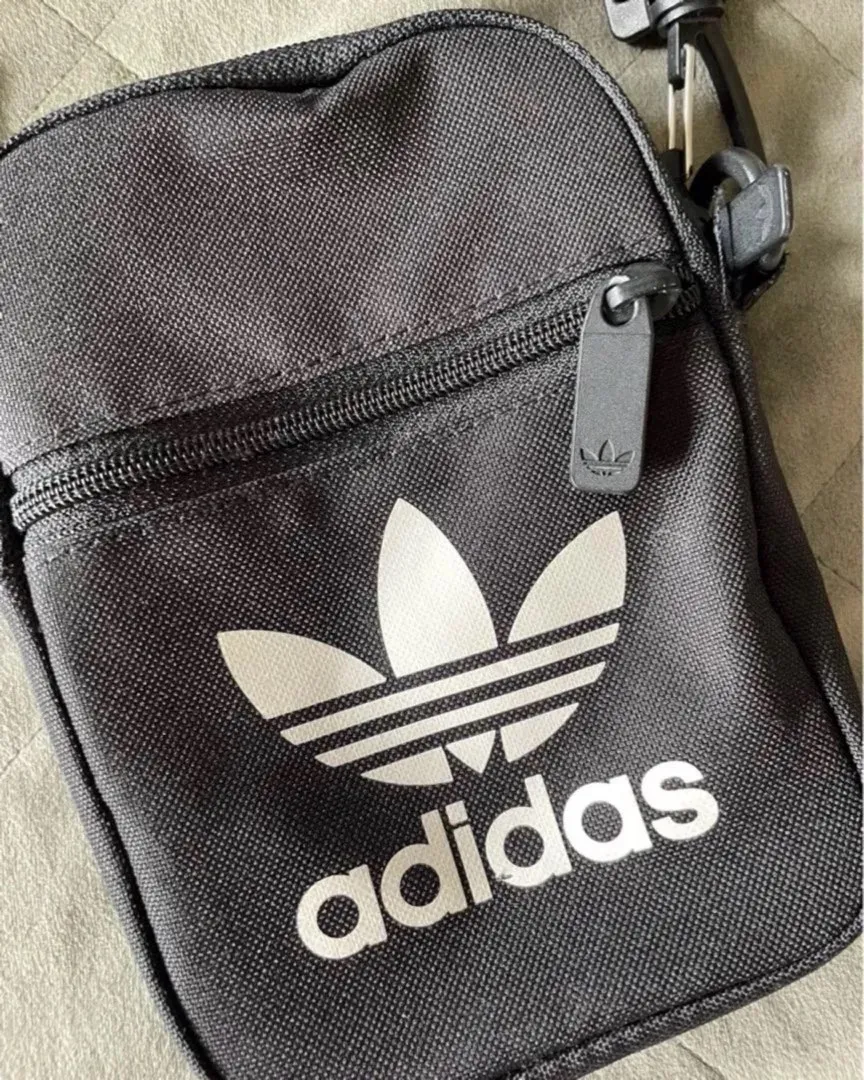 Adidas veske