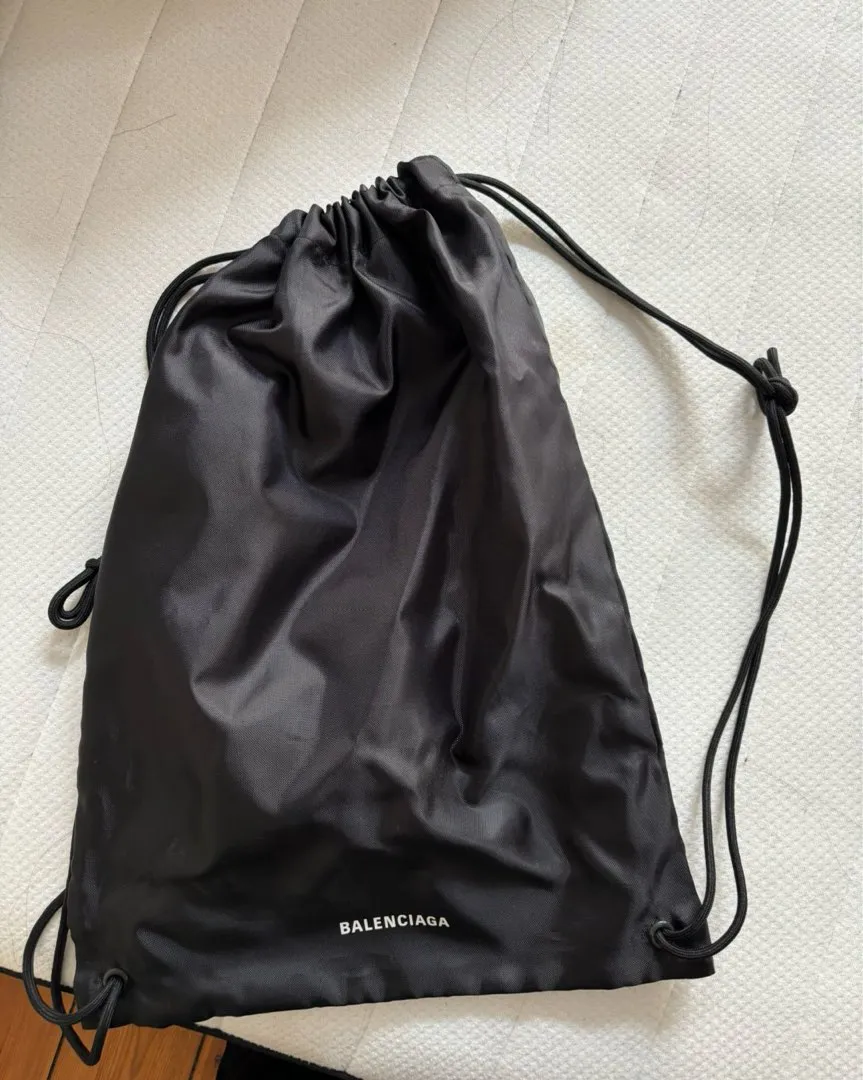 Balenciga nylon net