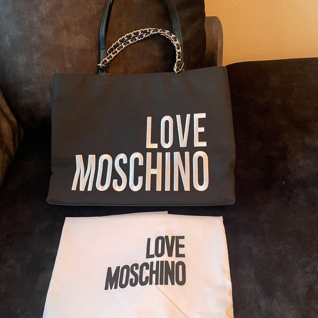 Love Moschino