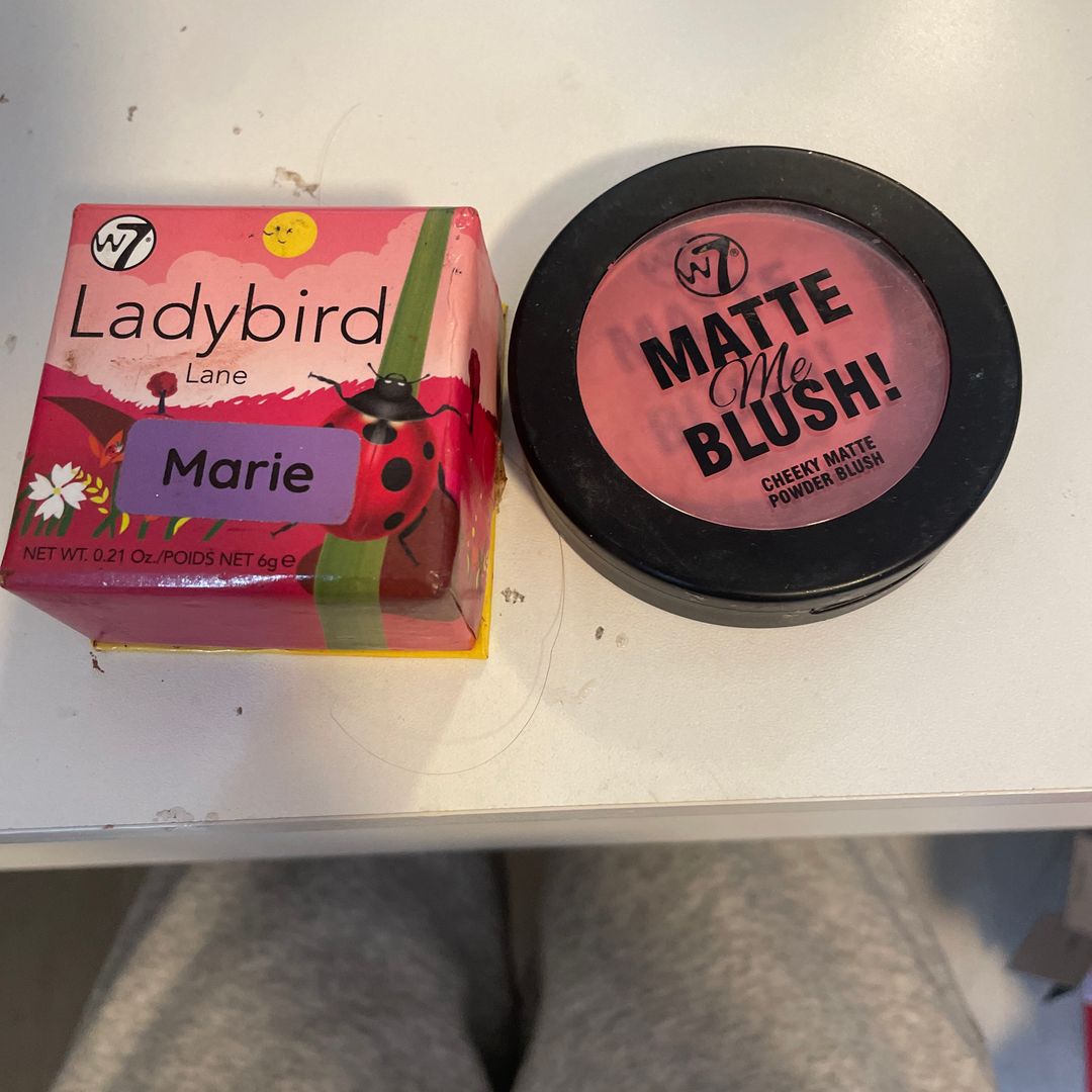 Makeup blush