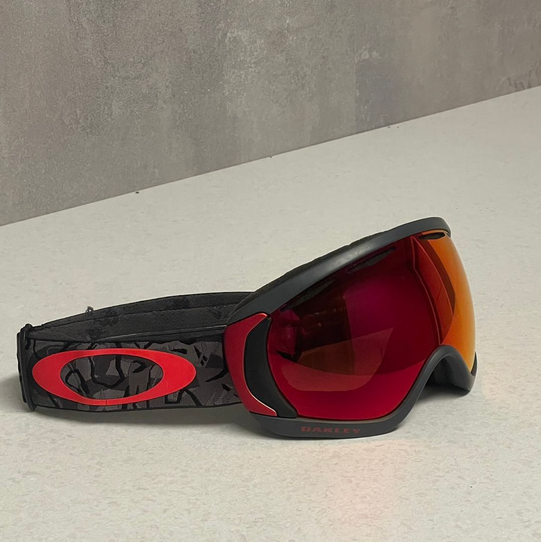 Oakley canopy