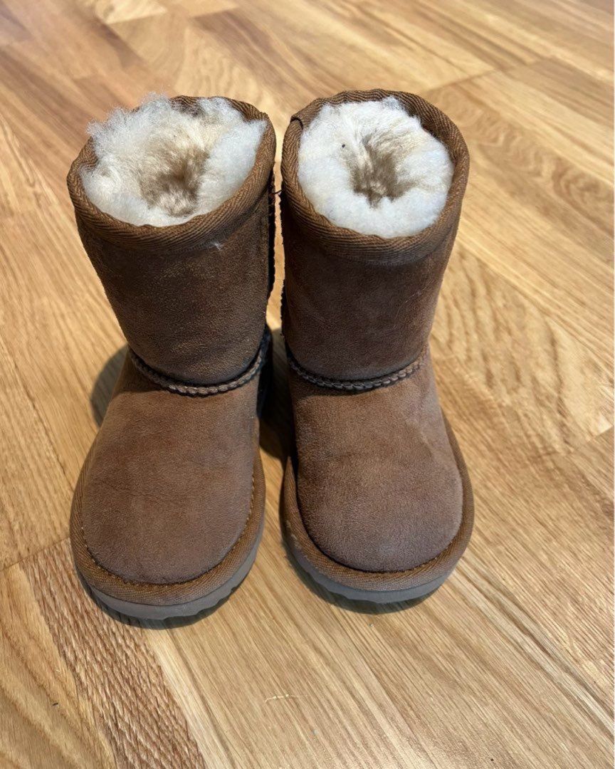 UGG mini str 22,5