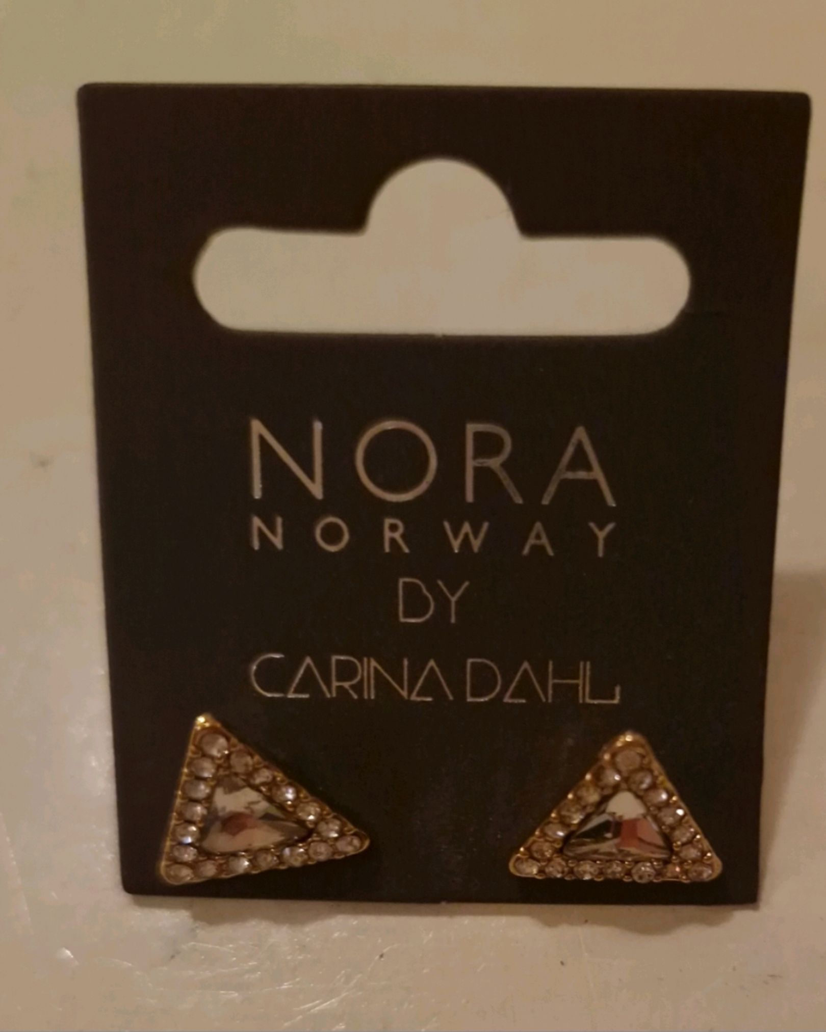 Nora Ørepynt