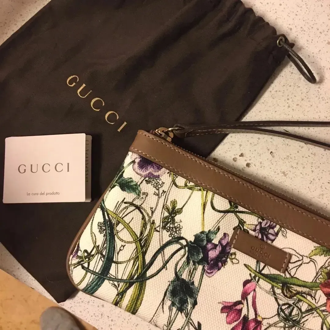 Gucci clutch