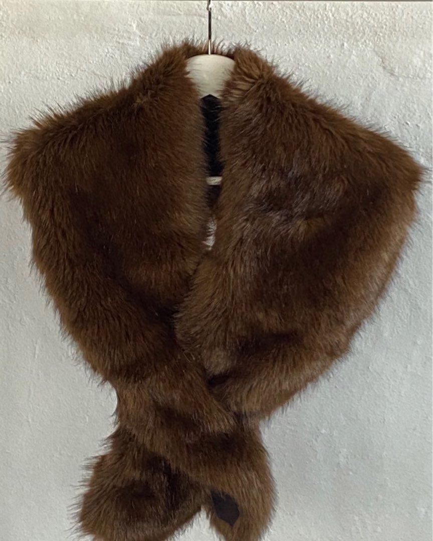 FAUX FUR KRAGE