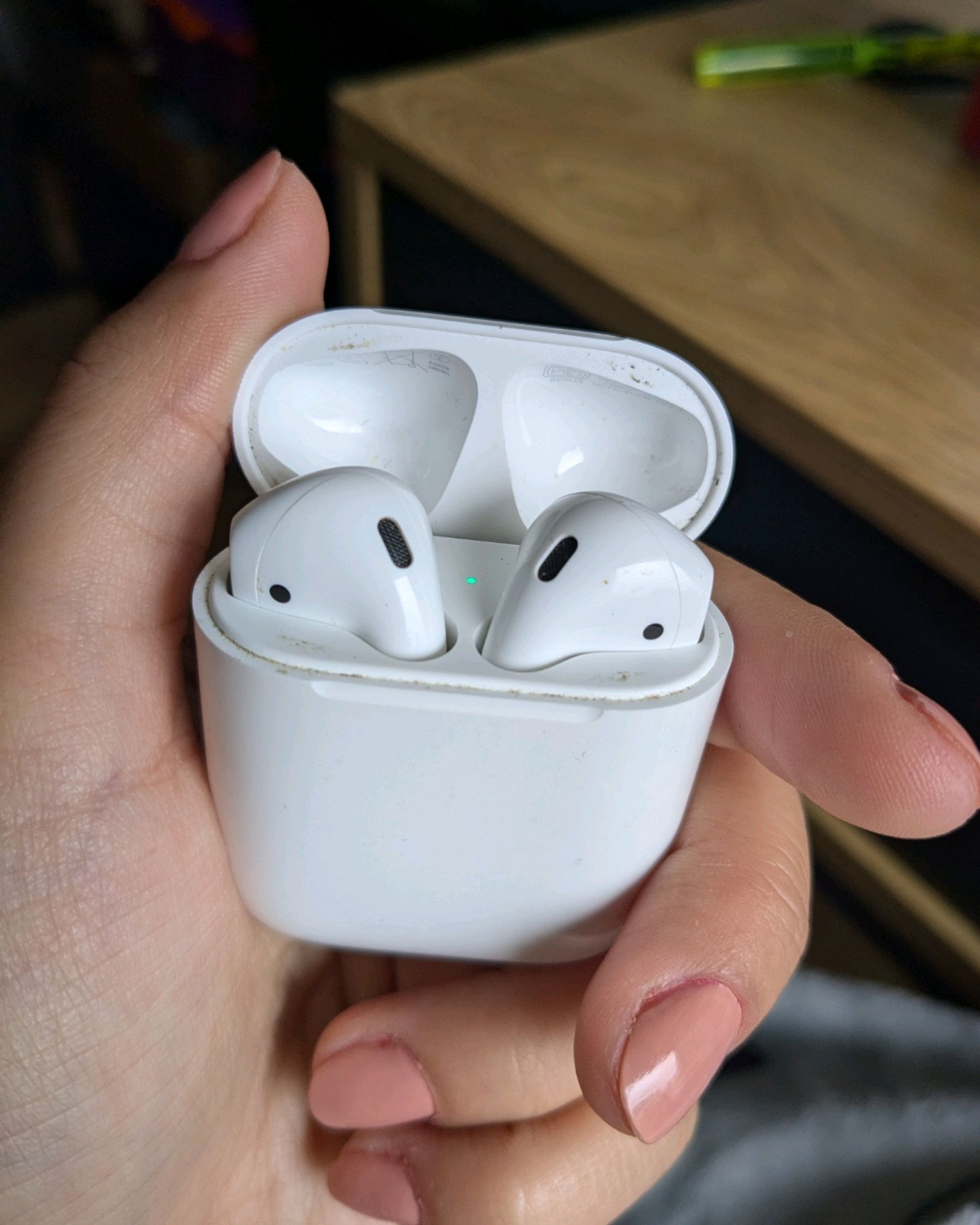 Airpods (2 Gen)