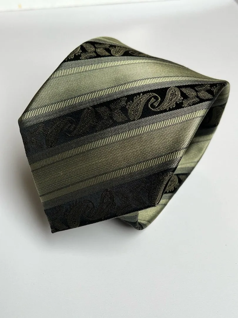 Pre End silk tie