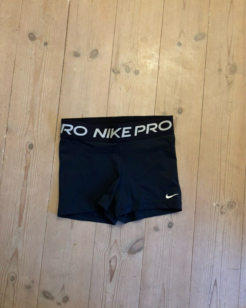 Nike pro