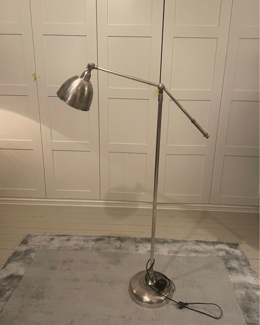 Lampe i stål