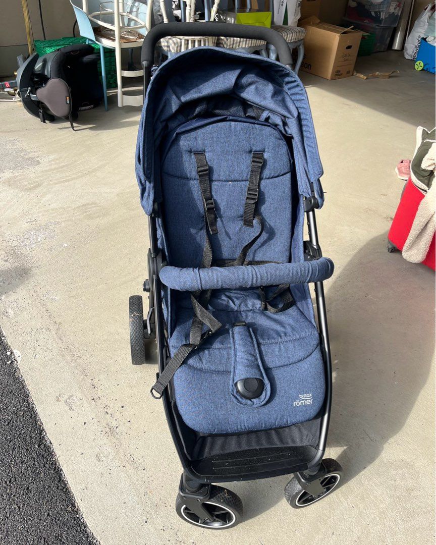 Britax M