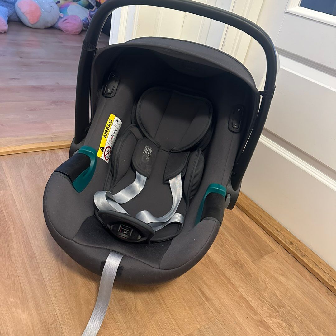 Britax Isense besafe