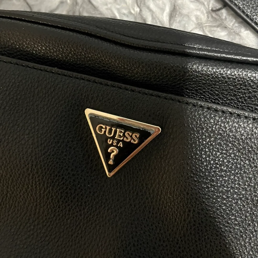 Guess laukku