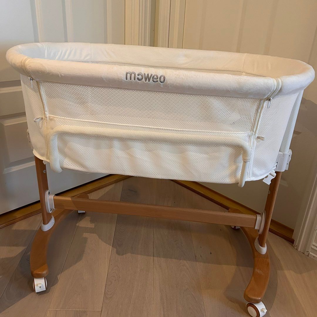 Moweo bedside crib