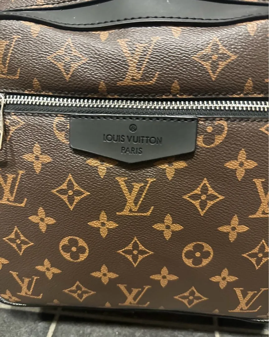 Louis Vuitton Josh