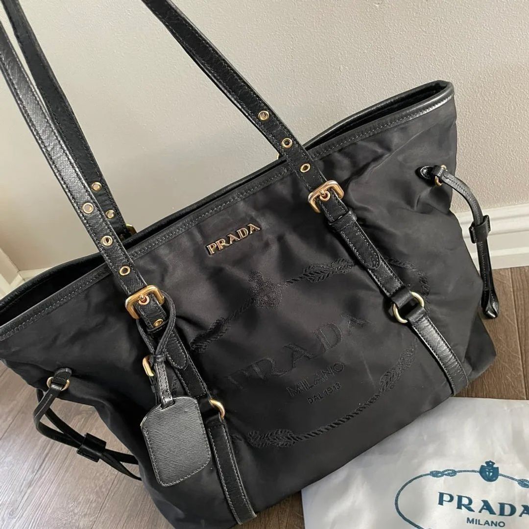 Prada veske