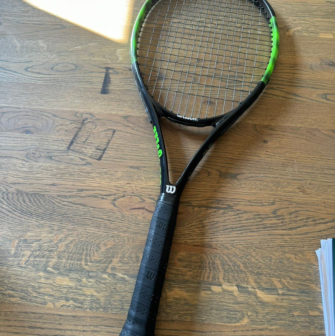 Tennis racket