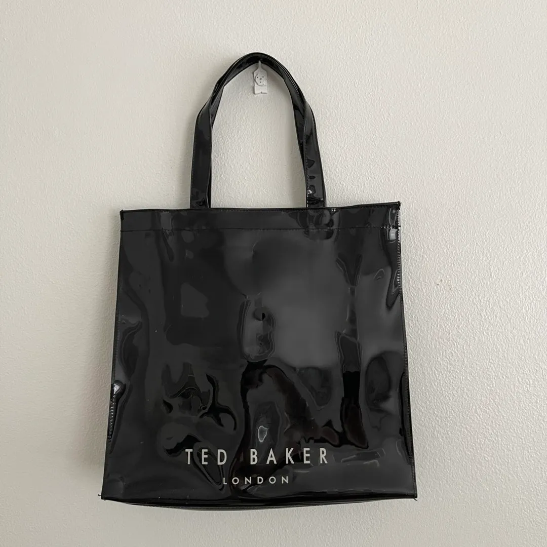 Ted Baker laukku