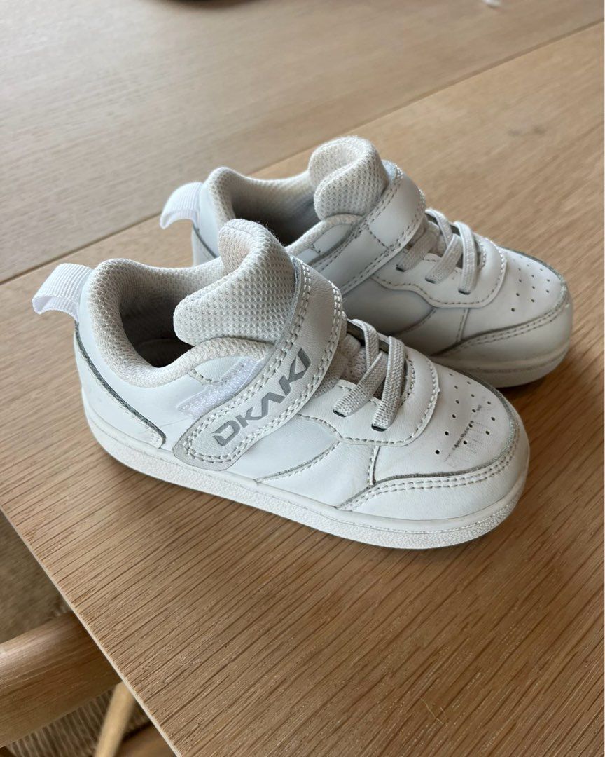 Okaki sneakers