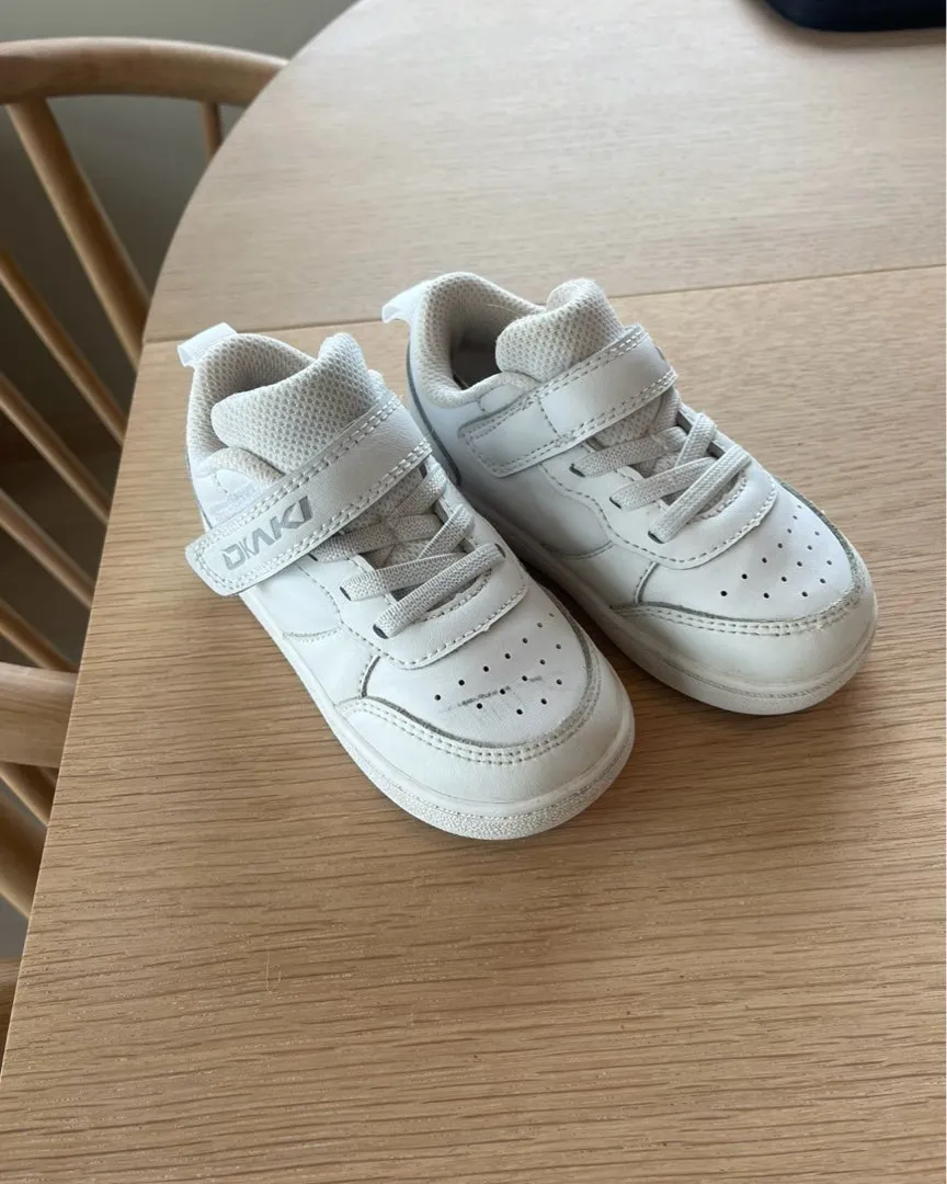 Okaki sneakers