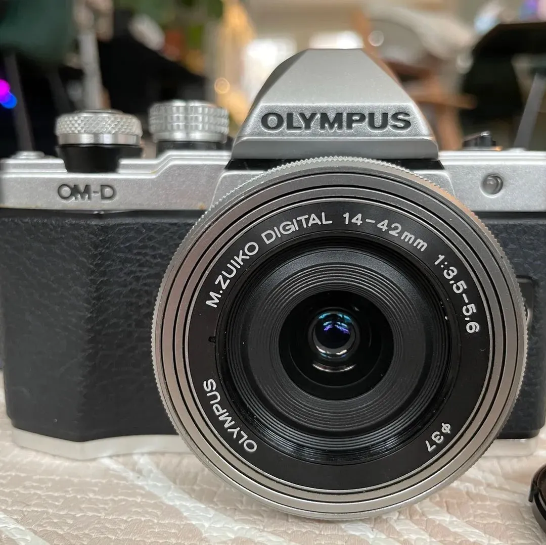 Olympus OM-D E-M10II