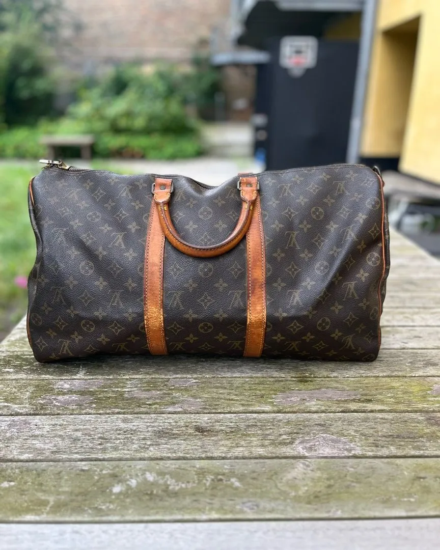 Louis Vuitton Keepal