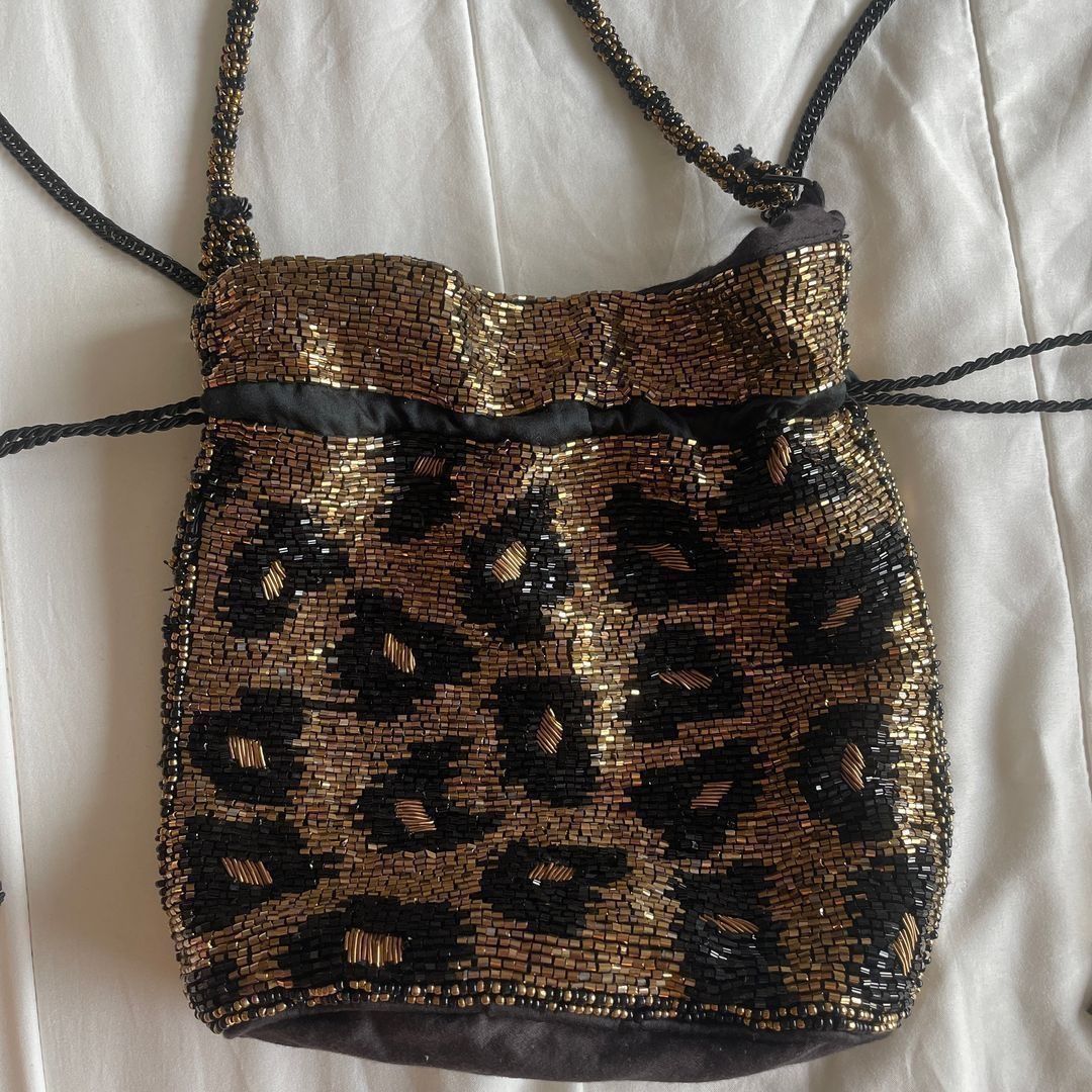 Sequin leopard