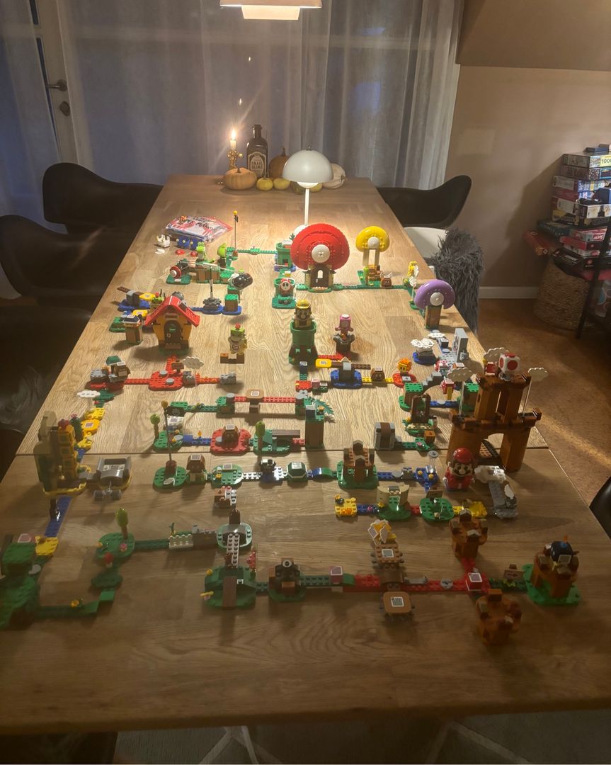 LEGO Super Mario