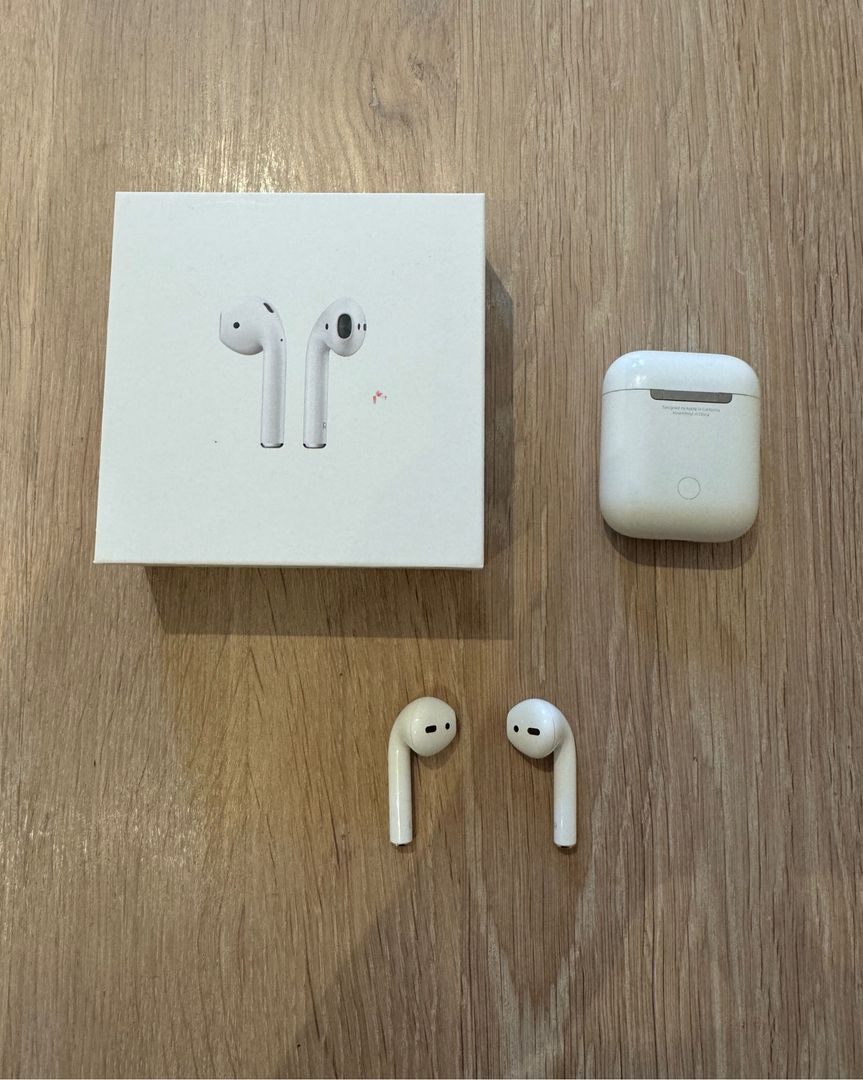 Apple airpods 2