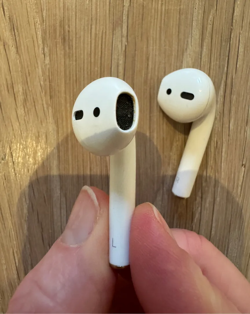 Apple airpods 2