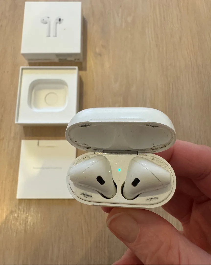 Apple airpods 2