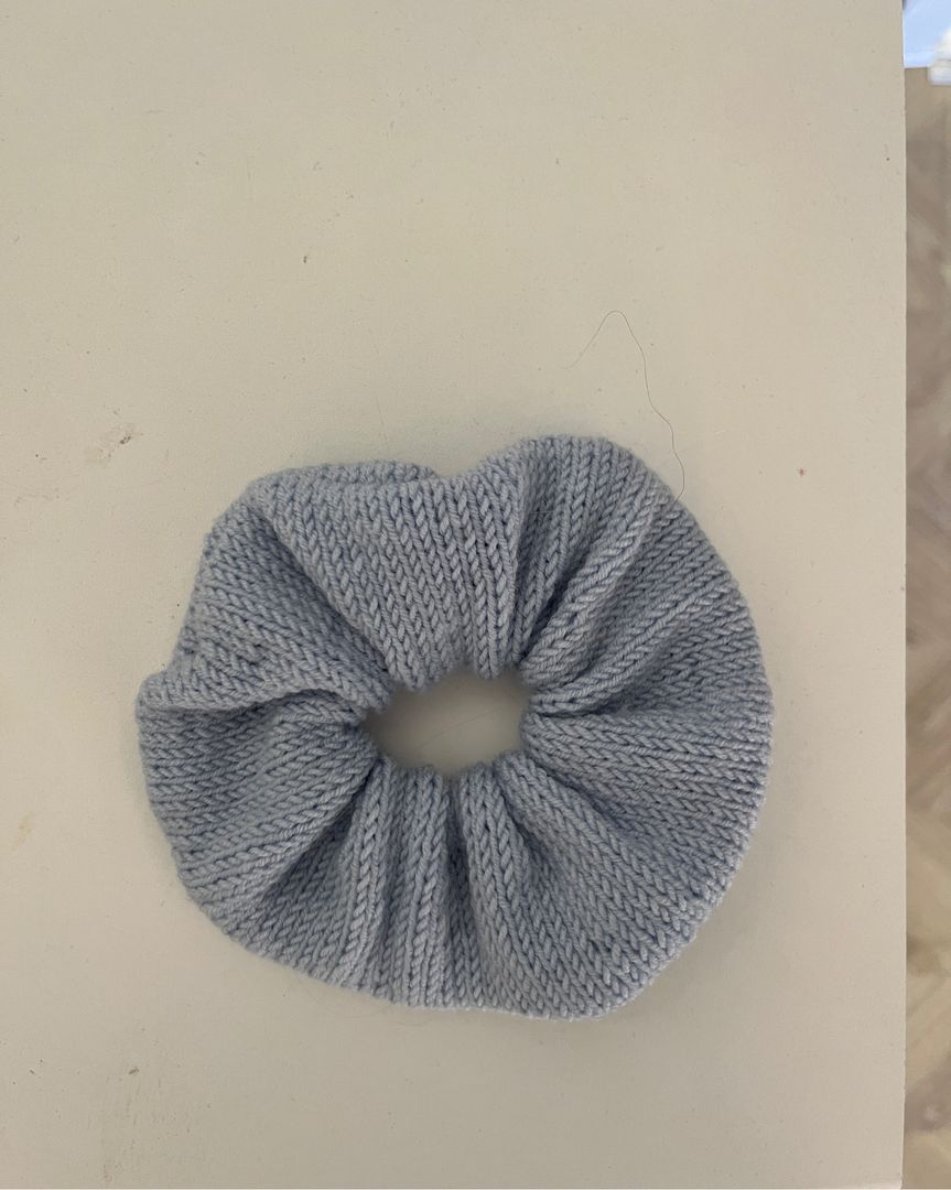 Strikket scrunchie