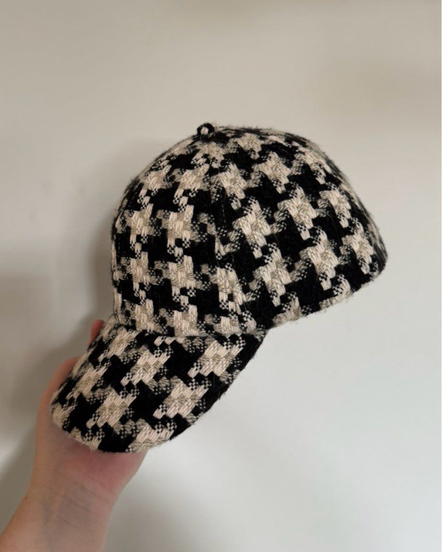 Houndstooth caps