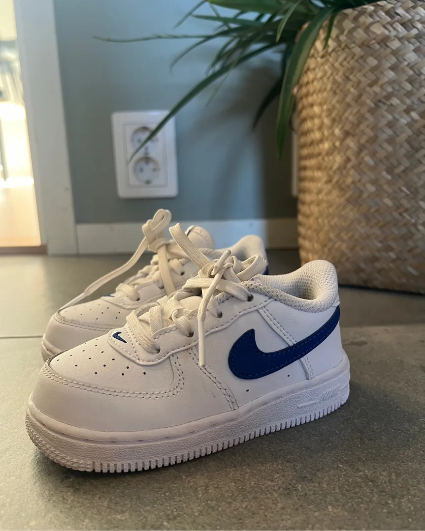 Nike force 1