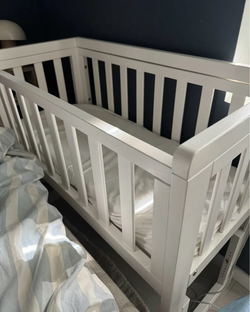 Troll Bedside Crib