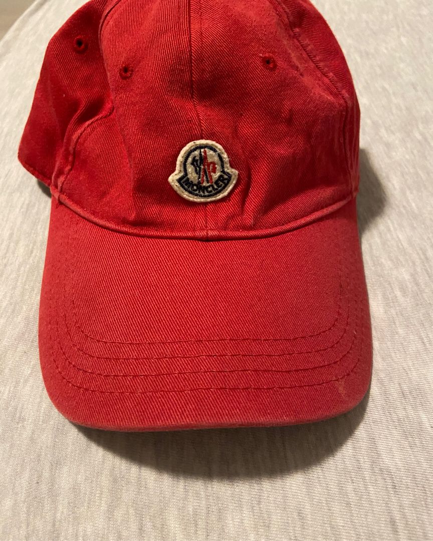 Moncler caps