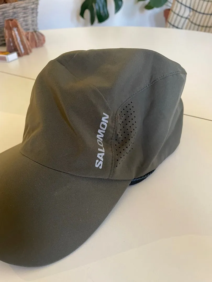 Salomon caps