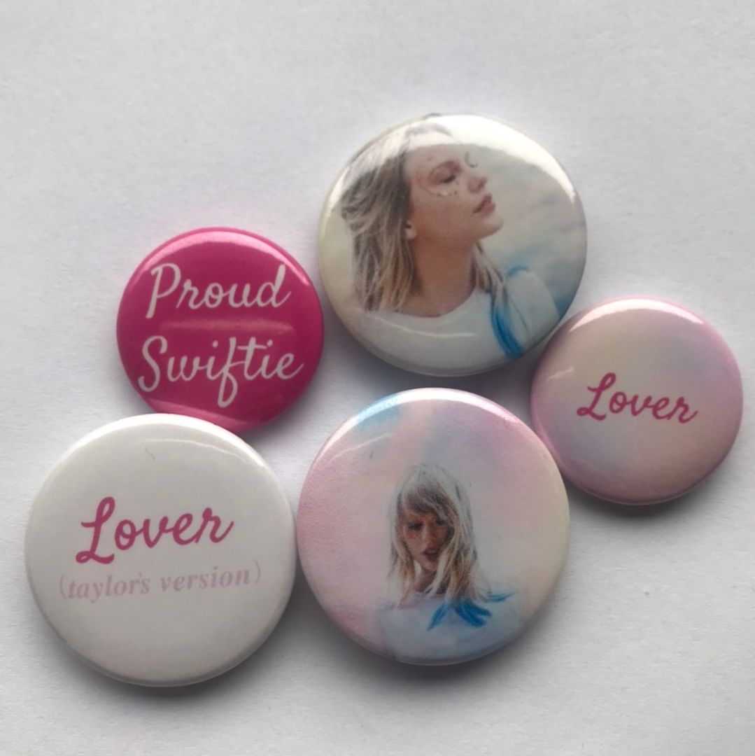 Taylor Swift badges