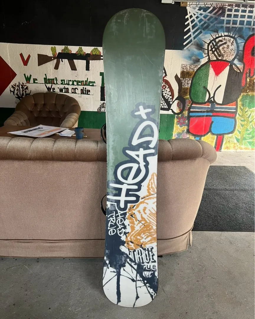 Head snowboard