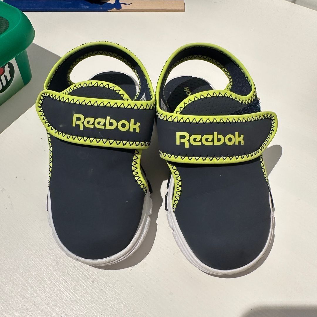 Reebok sandaler