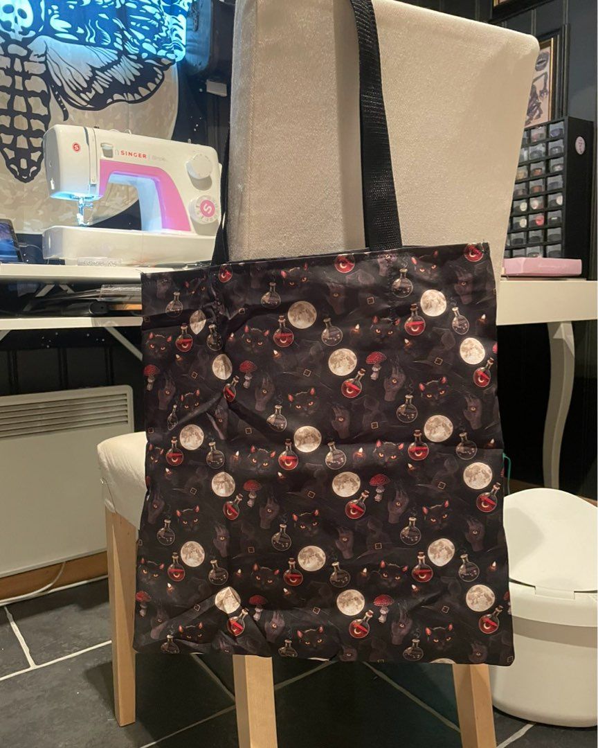 Tote bag