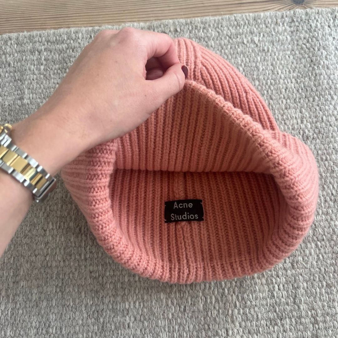 Acne hue