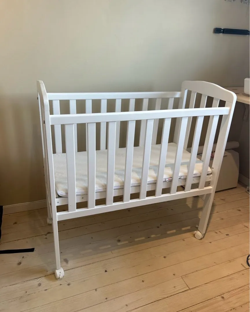 Bedside crib